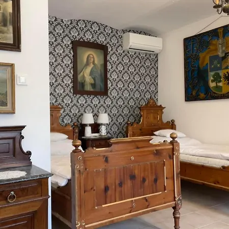 Luca Guest house *