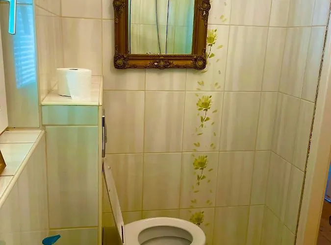 Luca בית הארחה